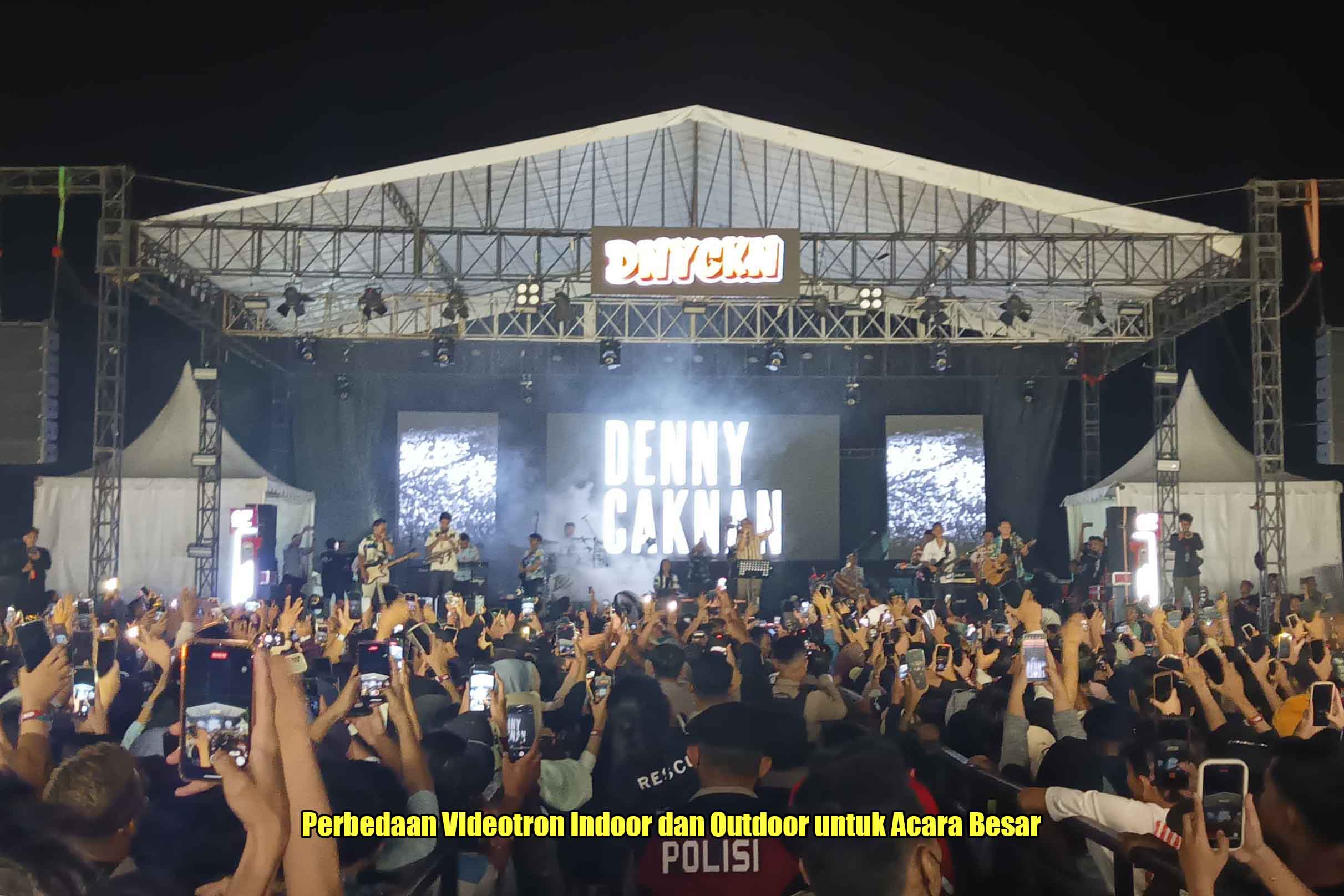 Perbedaan Videotron Indoor dan Outdoor untuk Acara Besar